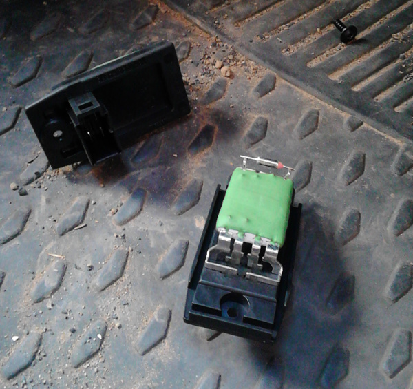 Heater blower only works on highest switch position